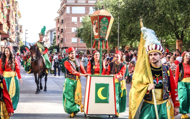 La desfilada a través de l` Història